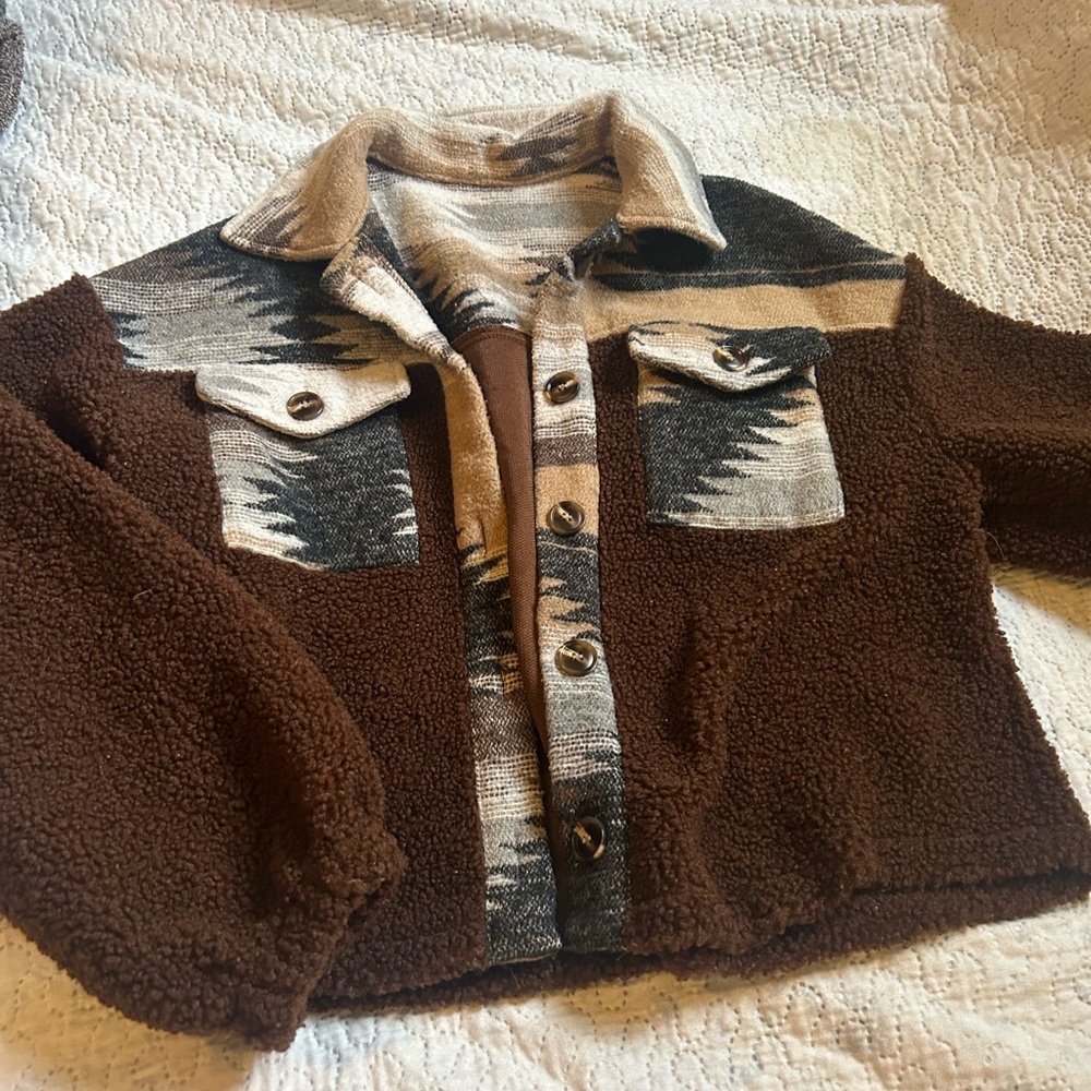Cute Aztec shacket - Picture 2 of 2
